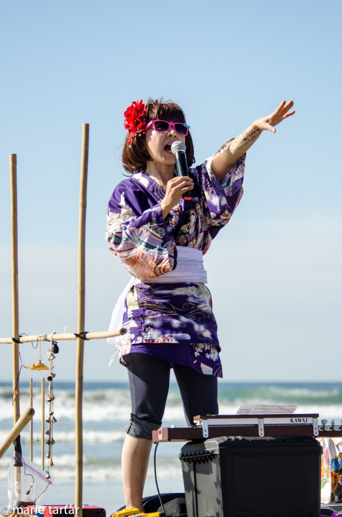 Yumiko Tanaka performing in Seafoam Sleepwalk