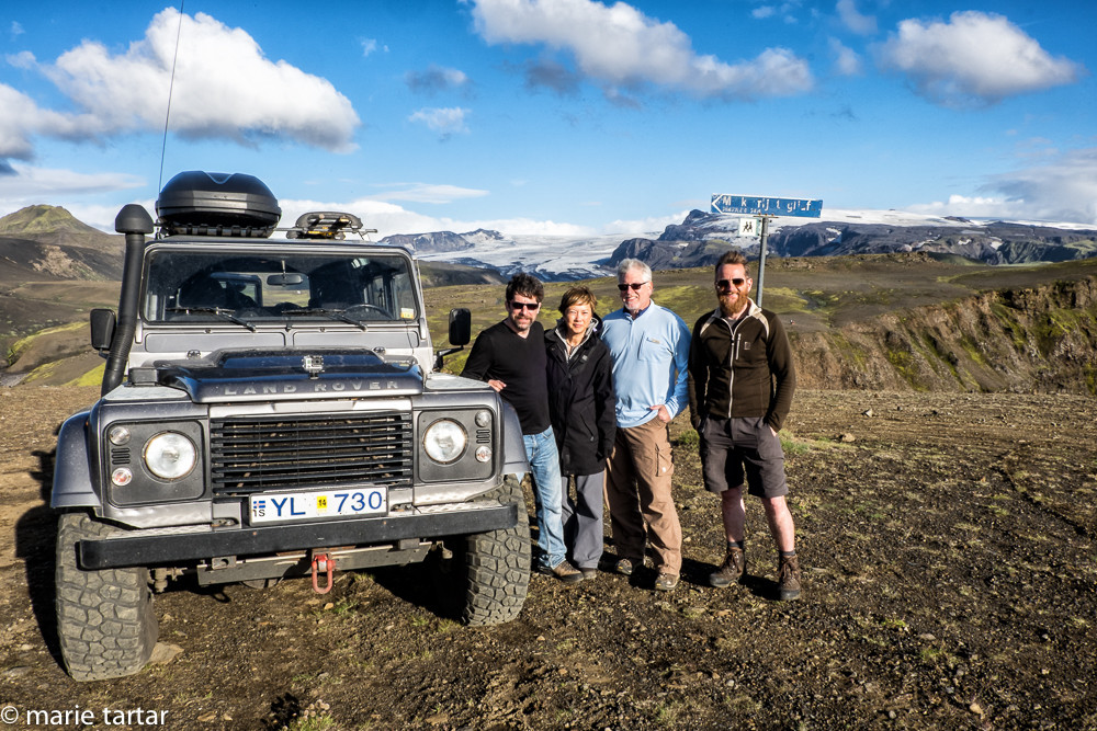 Land Rover and photographers in Iceland interior