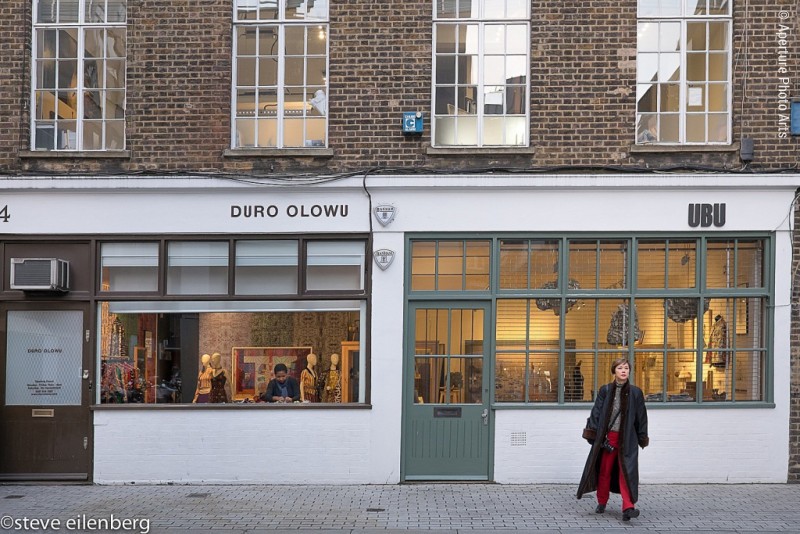 London, street, street photography, white cube gallery, woman