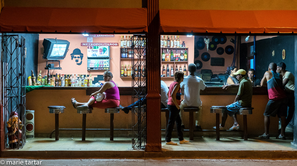 A Havana Centro nocturnal bar scene, a Cuban "Nighthawks"homage to Hopper