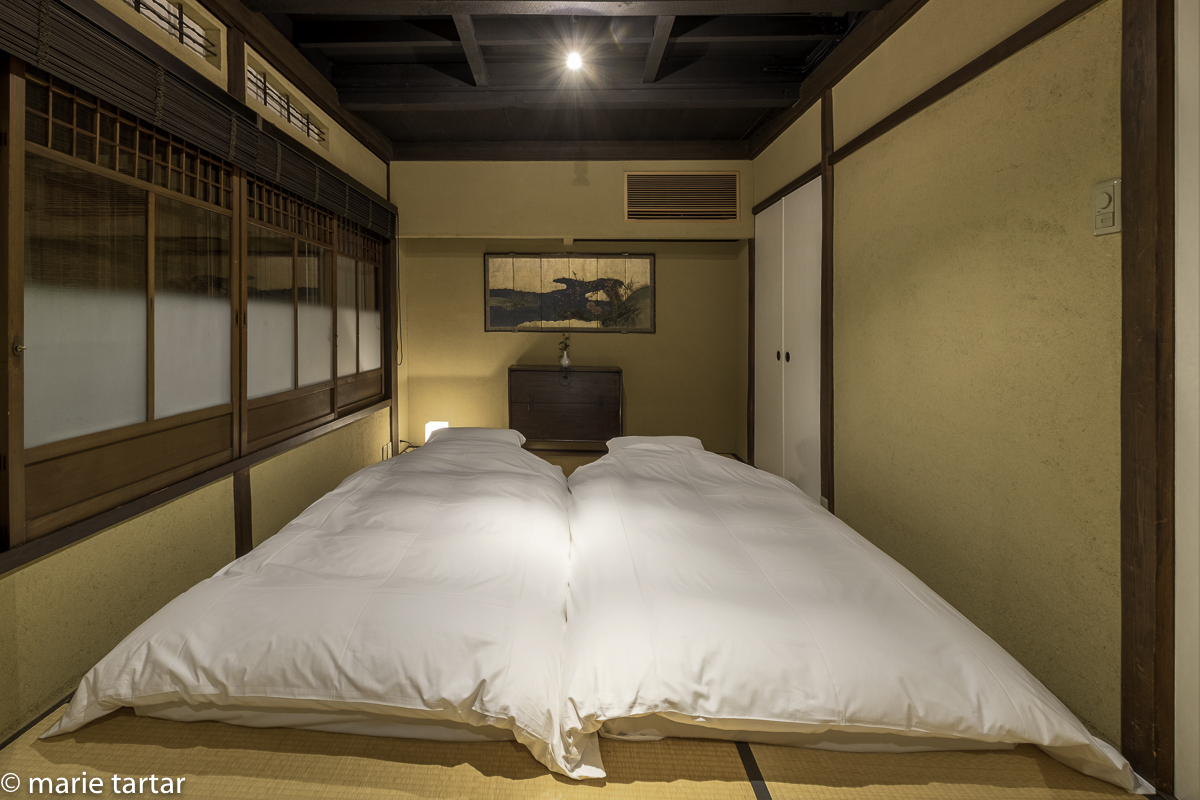I had to wait until after hosekeeping came to photograph our upstairs tatami bedroom: neither Steve nor I could get the bedding smooth enough to shoot!