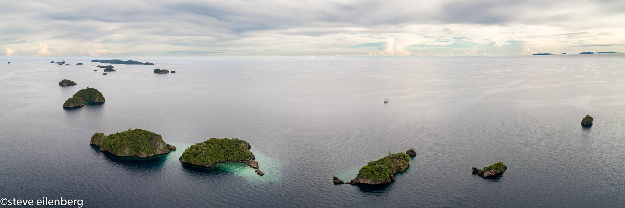 Tiny Islands. Raja Ampat Indonesia