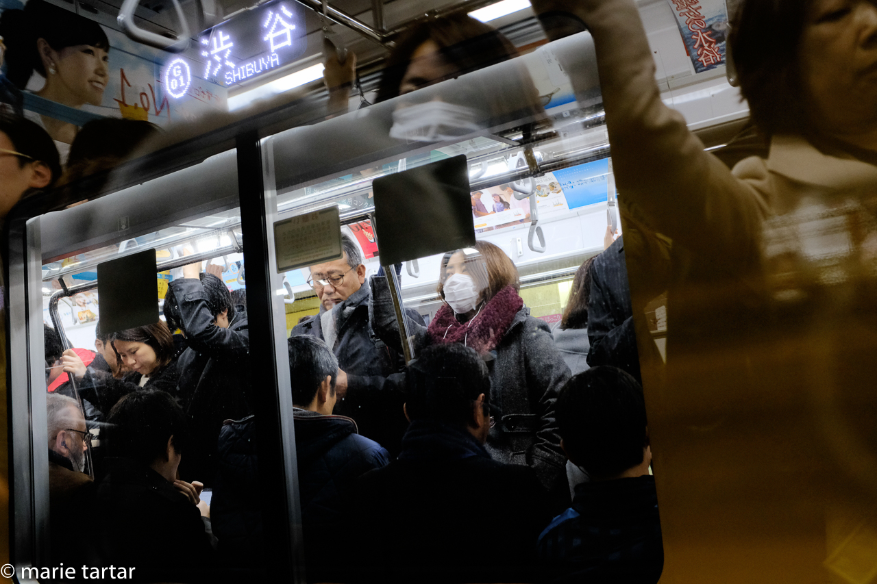 Crowded Tokyo subway