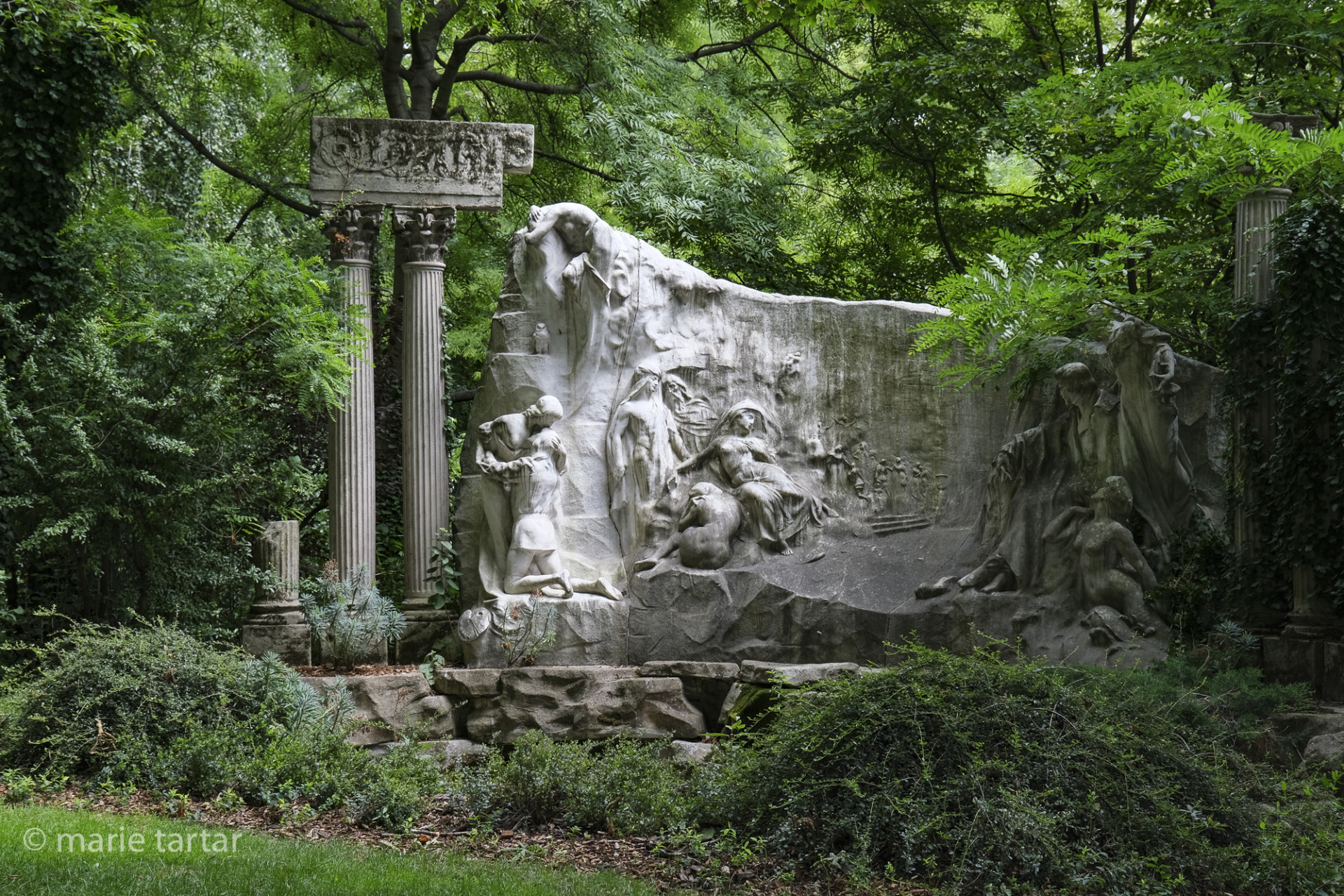 Classical sculpture near Petit Palais in Paris